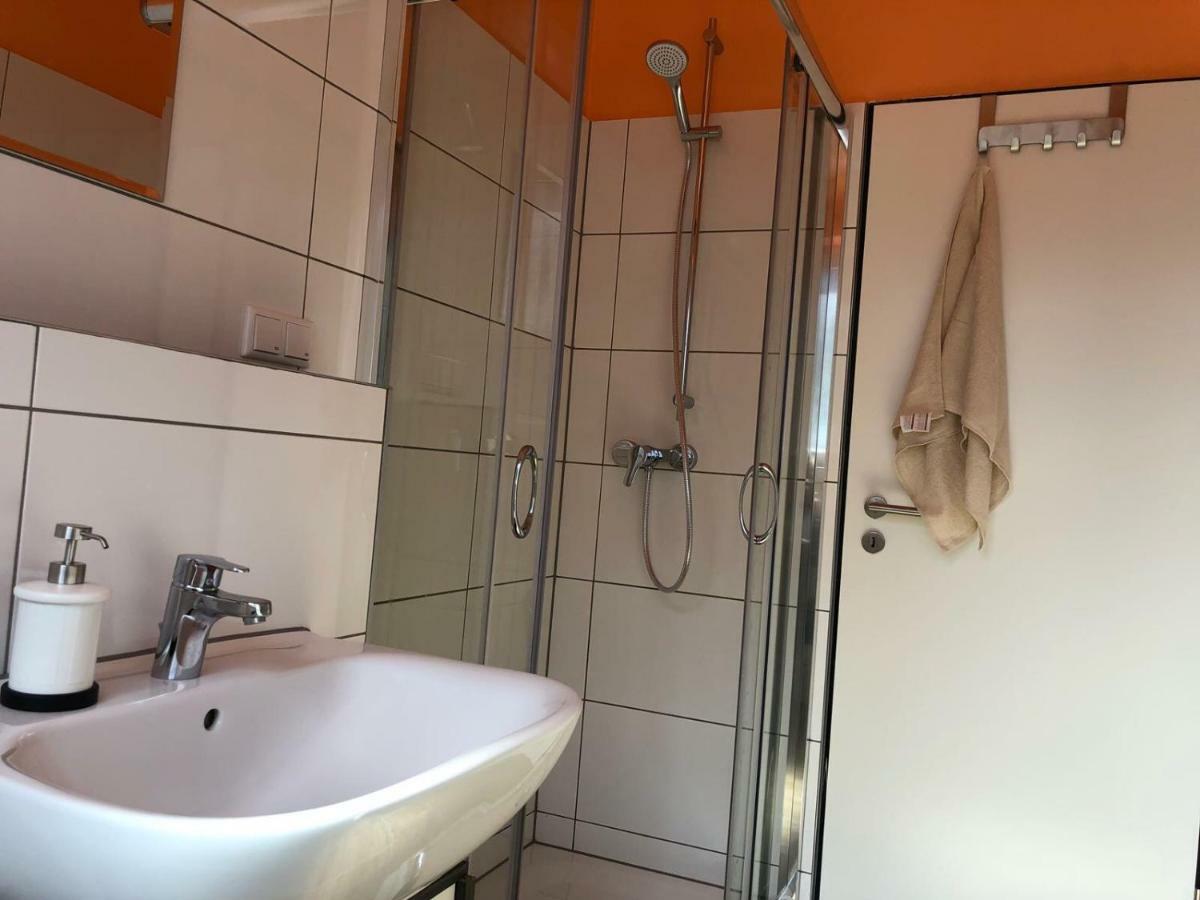 City Appartment Near Dusseldorf Mainstation! Exteriör bild